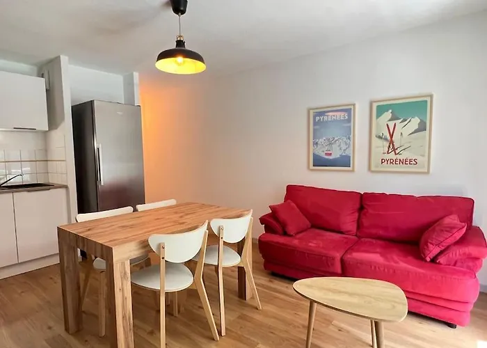 T3 Centre Ville Avec Parking, Balcon Et Wifi. 5P.