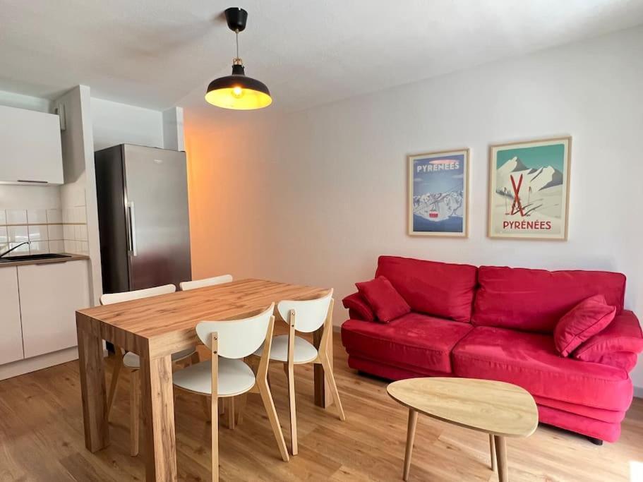 Apartment T3 Centre Avec Parking, Balcon Et Wifi. 5p.